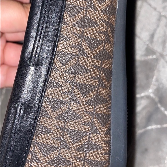 Michael Kors Sutton shoes - Picture 2 of 6